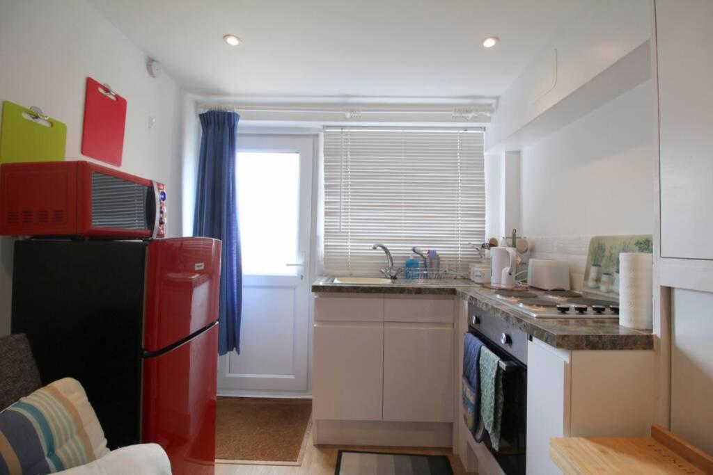 Pebbles Apartment By Air Premier Seaford Exterior photo